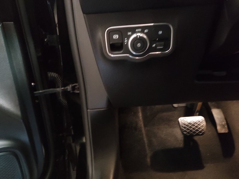 Mercedes-Benz GLB 220 d automatik Progressive • ACC • AHK — 7