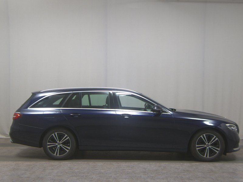 Mercedes-Benz E 220 d karavan automatik Avantgarde • panorama • HUD