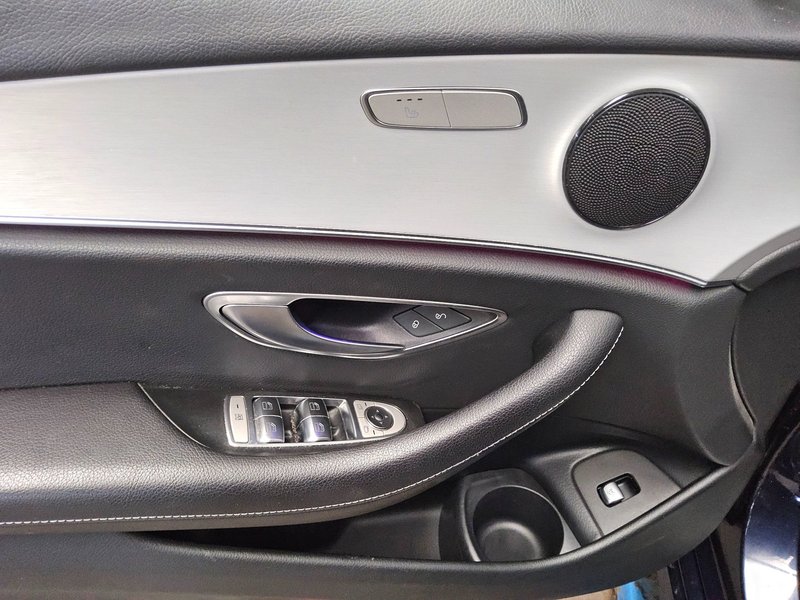 Mercedes-Benz E 220 d karavan automatik Avantgarde • panorama • HUD — 10