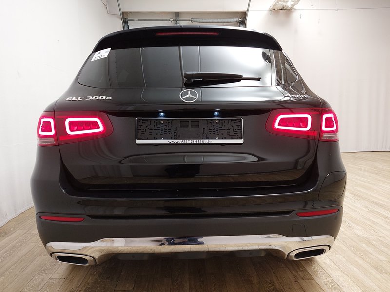Mercedes-Benz GLC 300 e 4MATIC automatik • ACC • Električna peta vrata — 14