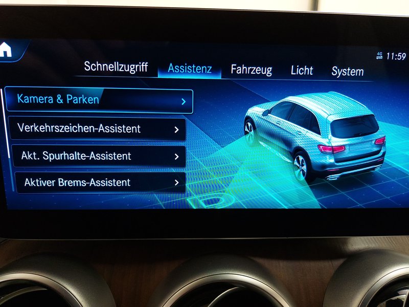 Mercedes-Benz GLC 300 e 4MATIC automatik • ACC • Električna peta vrata — 22