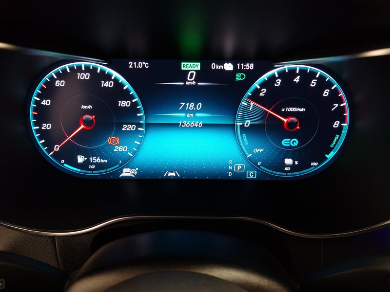Mercedes-Benz GLC 300 e 4MATIC automatik • ACC • Električna peta vrata — 23