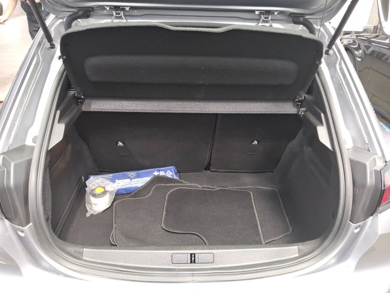 Peugeot 208 1.5 BlueHDI Active • Full LED — 11