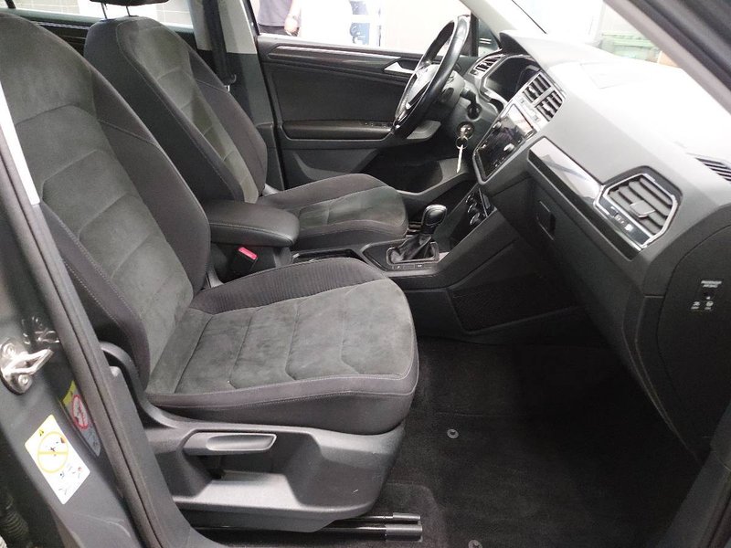 Volkswagen Tiguan 2.0 TDI automatik Highline • AHK • bežično punjenje — 15