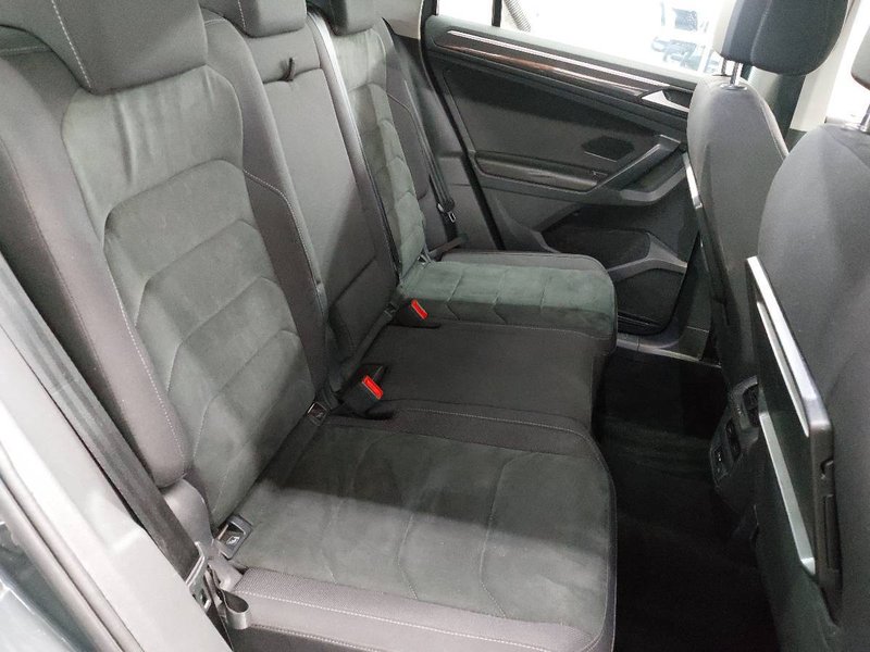 Volkswagen Tiguan 2.0 TDI automatik Highline • AHK • bežično punjenje — 17