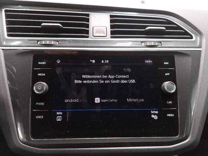 Volkswagen Tiguan 2.0 TDI automatik Highline • AHK • bežično punjenje — 21