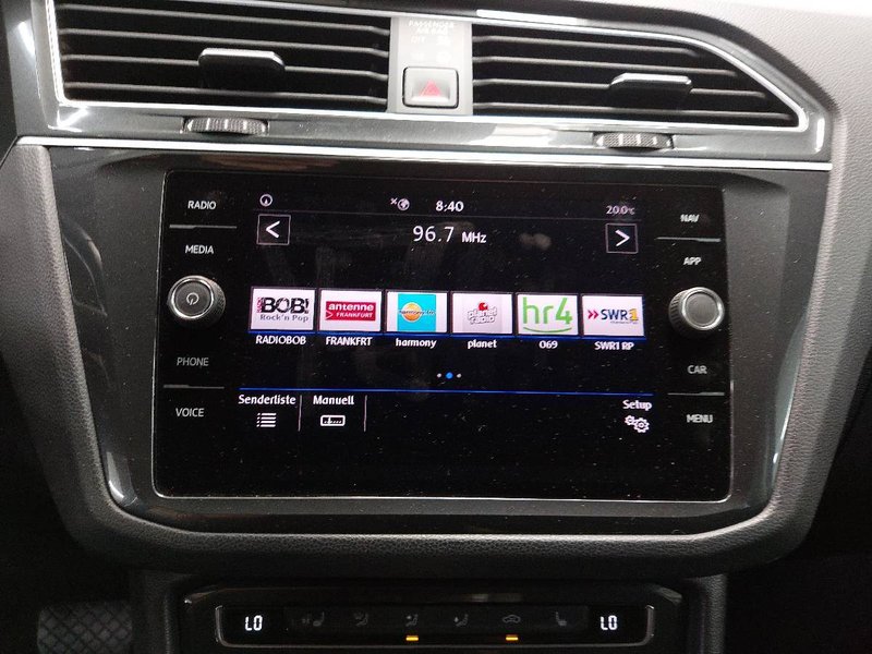 Volkswagen Tiguan 2.0 TDI automatik Highline • AHK • bežično punjenje — 23