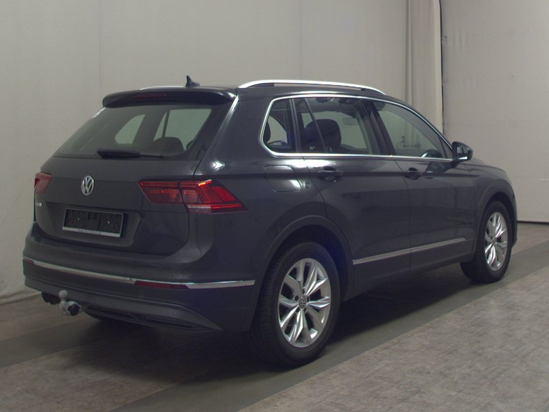 Volkswagen Tiguan 2.0 TDI automatik Highline • AHK • bežično punjenje — 4