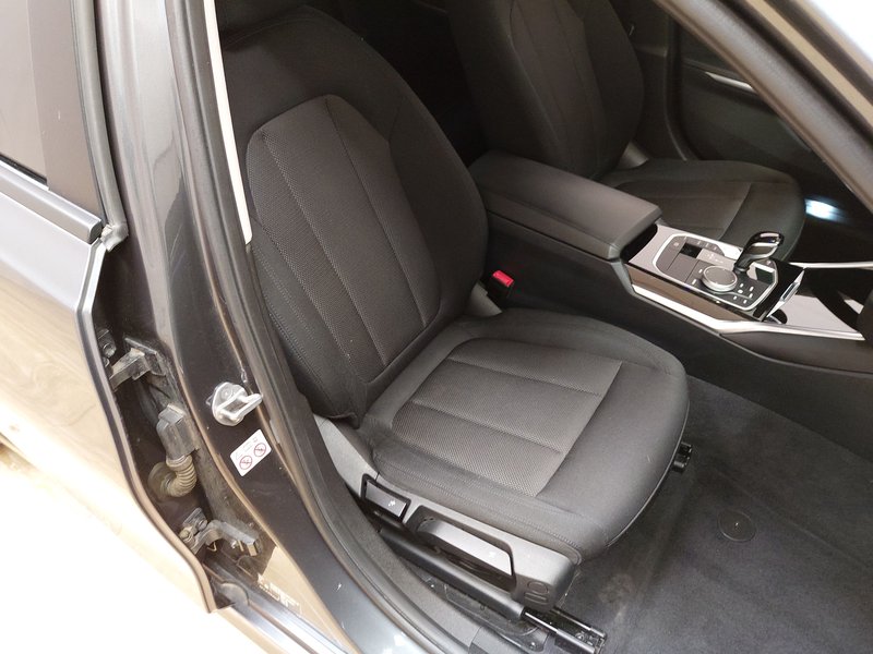 BMW 318d Touring automatik Advantage • ACC • kuka za vuču — 10