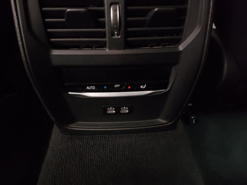 BMW 318d Touring automatik Advantage • ACC • kuka za vuču — 15