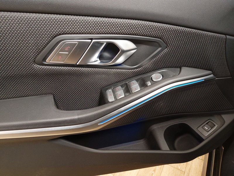 BMW 318d Touring automatik Advantage • ACC • kuka za vuču — 5