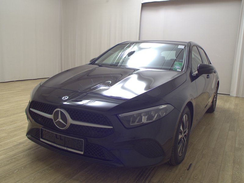 Mercedes-Benz A 200 d automatik • LED • digitalni instrumenti — 2