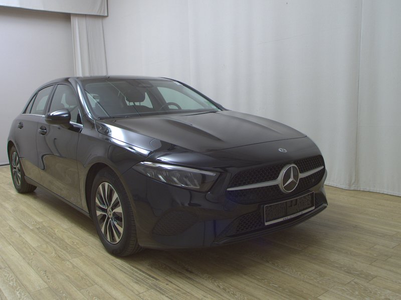 Mercedes-Benz A 200 d automatik • LED • digitalni instrumenti — 3