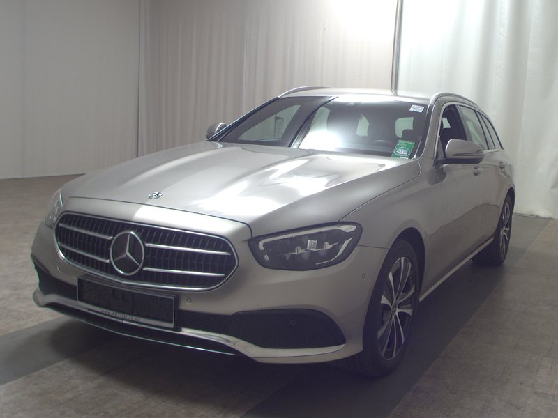 Mercedes-Benz E 300 e karavan automatik Avantgarde • ACC • LED — 2