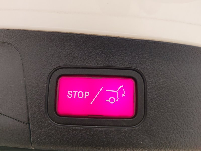 Mercedes-Benz EQA 250 Progressive • Full LED • električna peta vrata — 17