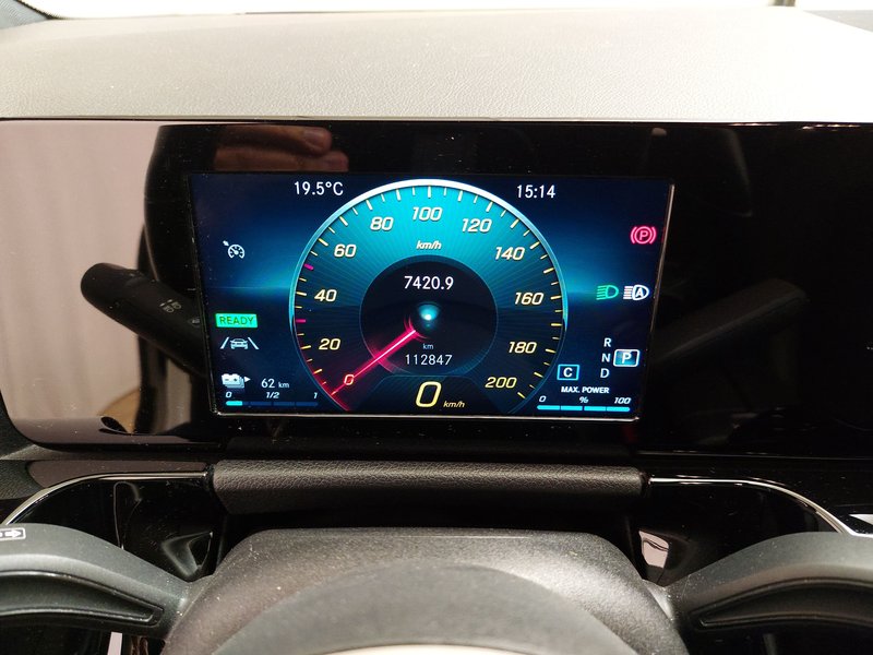 Mercedes-Benz EQA 250 Progressive • Full LED • električna peta vrata — 23