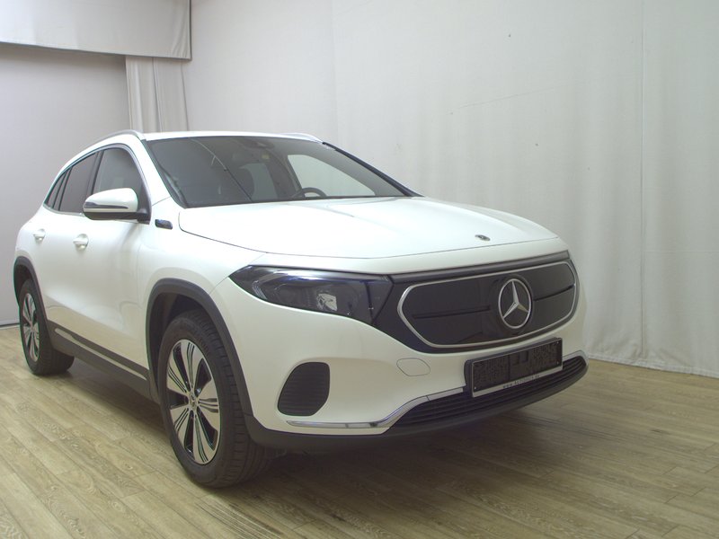 Mercedes-Benz EQA 250 Progressive • Full LED • električna peta vrata — 3