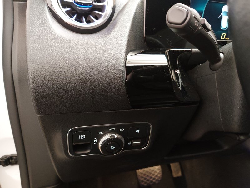Mercedes-Benz EQA 250 Progressive • Full LED • električna peta vrata — 7