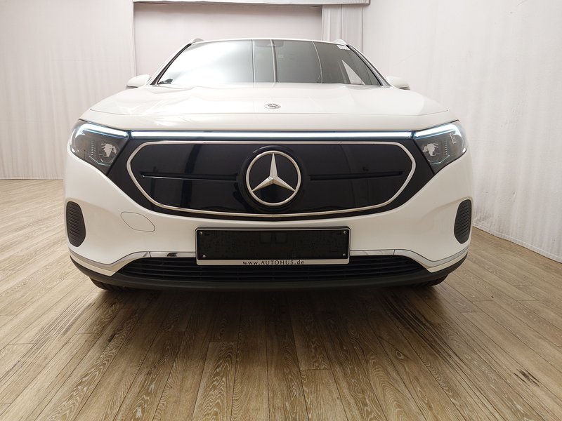 Mercedes-Benz EQA 250 Progressive • Full LED • električna peta vrata — 9
