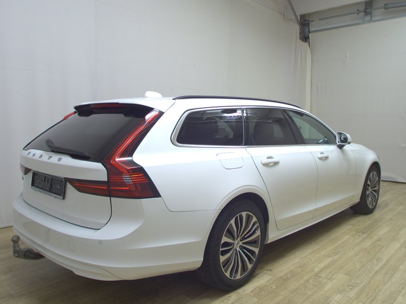 Volvo V90 B4 D Momentum Pro automatik • ACC • AHK — 16