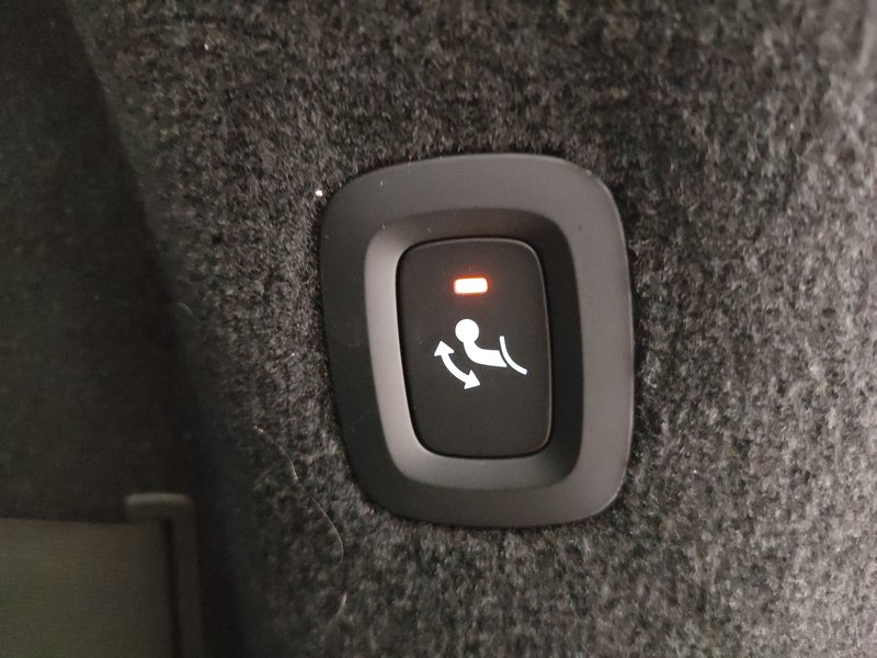 Volvo V90 B4 D Momentum Pro automatik • ACC • AHK — 21