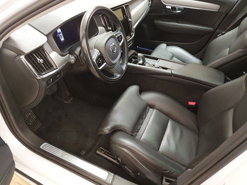 Volvo V90 B4 D Momentum Pro automatik • ACC • AHK — 6