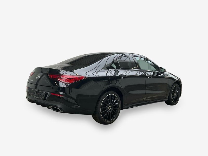 Mercedes-Benz CLA 250 e automatik AMG Line • Full LED • panorama — 3