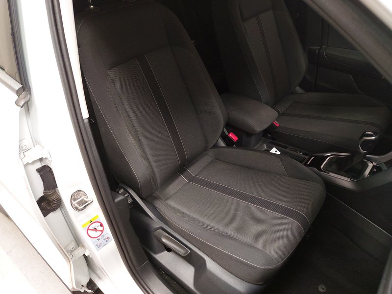 Volkswagen T-Roc 1.0 TSI Life • LED • digitalni instrumenti — 10