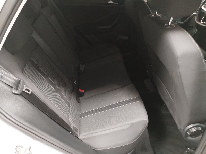 Volkswagen T-Roc 1.0 TSI Life • LED • digitalni instrumenti — 12