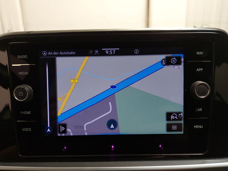 Volkswagen T-Roc 1.0 TSI Life • LED • digitalni instrumenti — 18