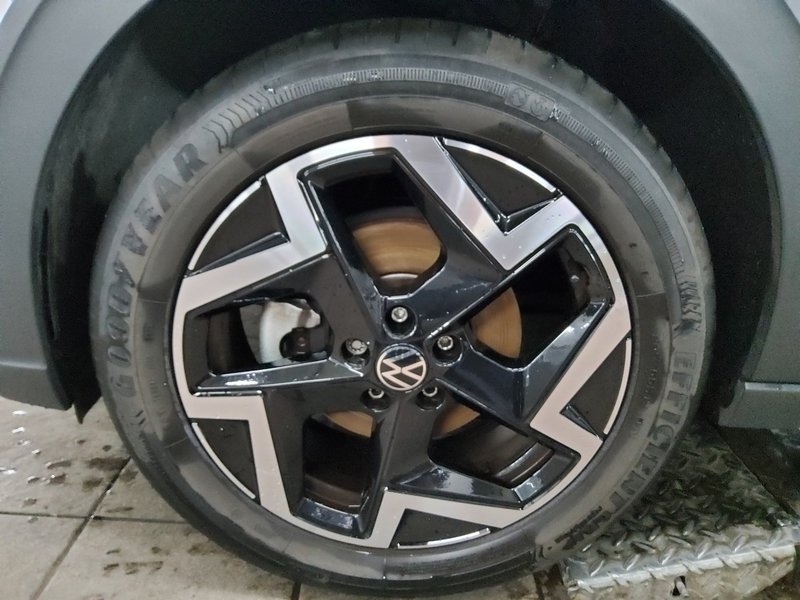 Volkswagen Taigo 1.0 TSI R-Line • ACC • digitalni instrumenti — 11