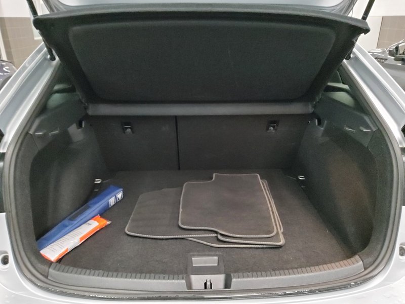 Volkswagen Taigo 1.0 TSI R-Line • ACC • digitalni instrumenti — 12