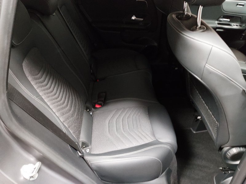 Mercedes-Benz B 200 d Style automatik • AHK • digitalni instrumenti — 12