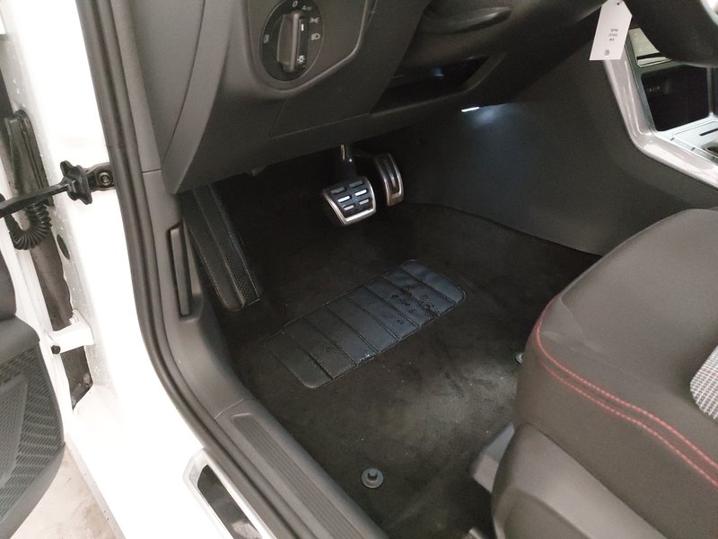 Volkswagen Polo 2.0 GTI automatik • Full LED • digitalni instrumenti — 7