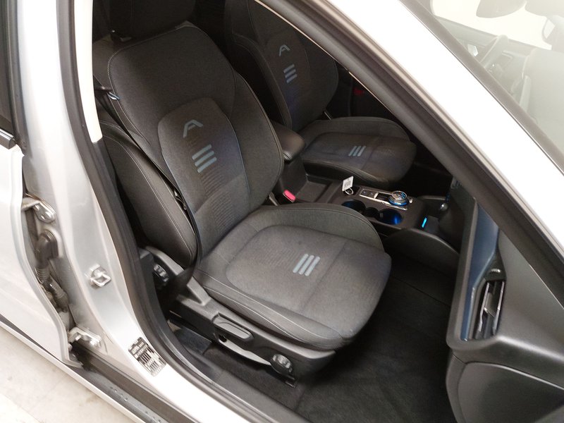Ford Focus Turnier 1.5 EcoBlue automatik Active • Full LED • navigacija — 10