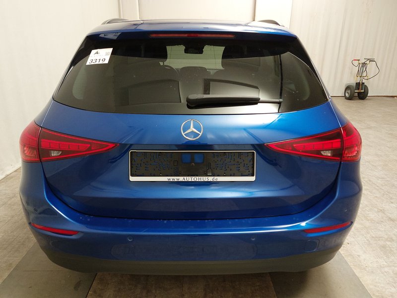 Mercedes-Benz C 200 d karavan automatik • Full LED • digitalni instrumenti — 14