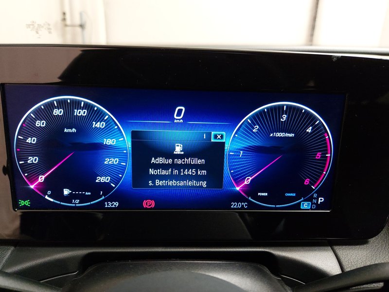 Mercedes-Benz C 200 d karavan automatik • Full LED • digitalni instrumenti — 21