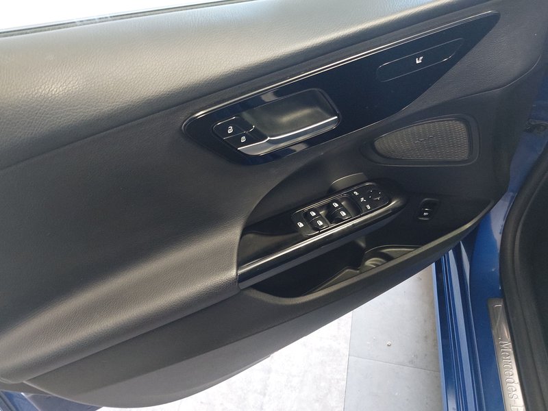 Mercedes-Benz C 200 d karavan automatik • Full LED • digitalni instrumenti — 5
