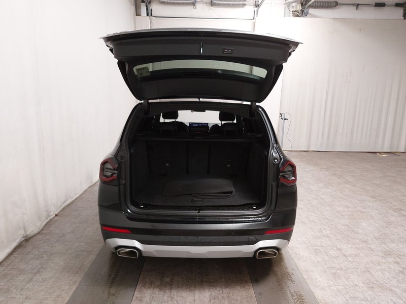 BMW X3 xDrive30i • Laser svjetla • AHK — 18