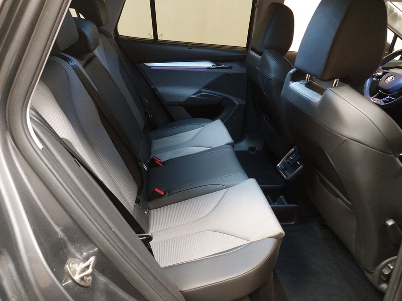 Škoda Enyaq iV 80 Loft • ACC • LED — 12