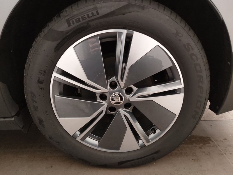 Škoda Enyaq iV 80 Loft • ACC • LED — 8