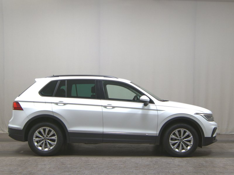 Volkswagen Tiguan 2.0 TDI automatik Life • ACC • Kuka za vuču (zakretna)