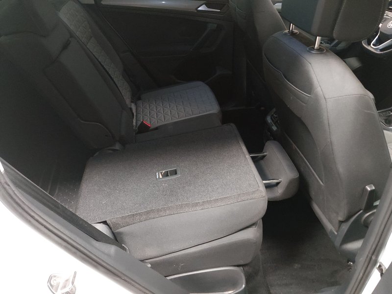 Volkswagen Tiguan 2.0 TDI automatik Life • ACC • Kuka za vuču (zakretna) — 11