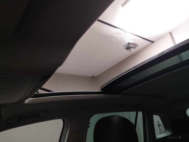 Volkswagen Tiguan 2.0 TDI automatik Life • ACC • Kuka za vuču (zakretna) — 15