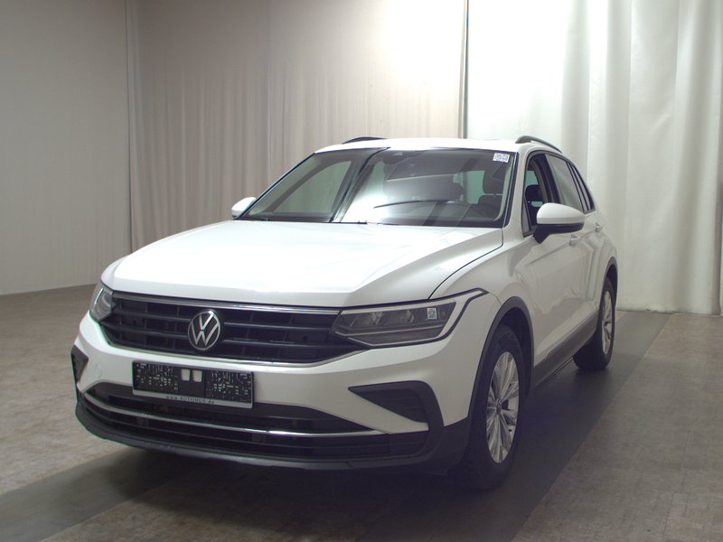 Volkswagen Tiguan 2.0 TDI automatik Life • ACC • Kuka za vuču (zakretna) — 2