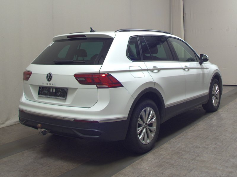 Volkswagen Tiguan 2.0 TDI automatik Life • ACC • Kuka za vuču (zakretna) — 4