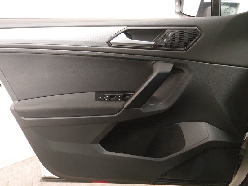 Volkswagen Tiguan 2.0 TDI automatik Life • ACC • Kuka za vuču (zakretna) — 5