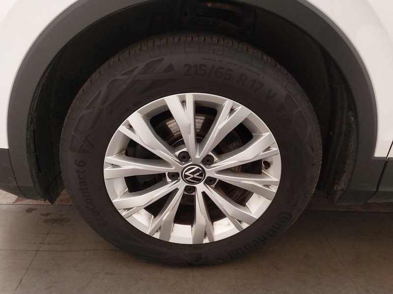 Volkswagen Tiguan 2.0 TDI automatik Life • ACC • Kuka za vuču (zakretna) — 8