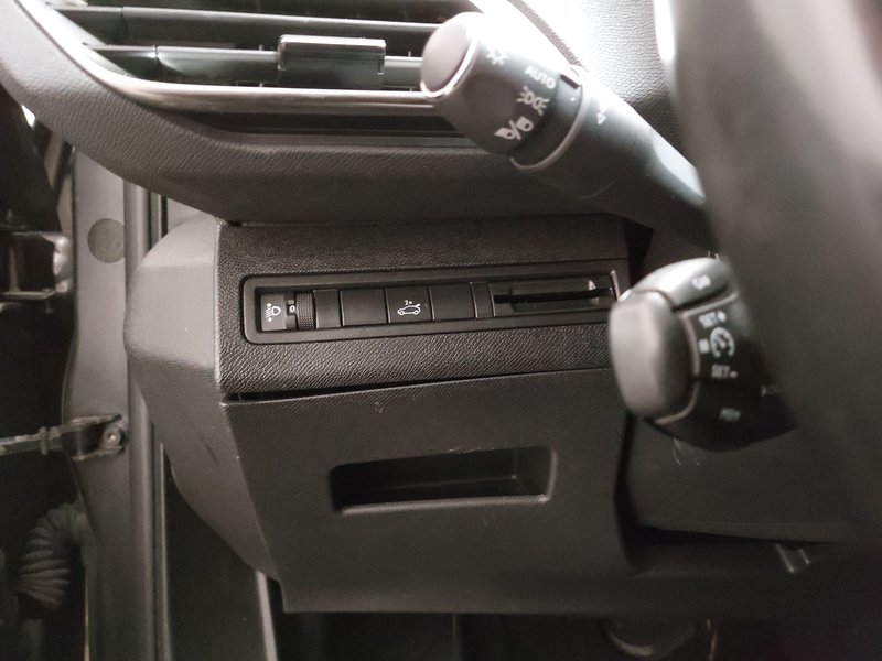 Peugeot 5008 1.5 BlueHDi 130 automatik Allure • AHK • el. peta vrata — 7