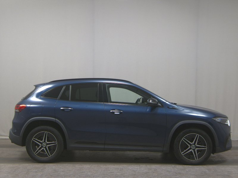 Mercedes-Benz EQA 250 AMG Line • ACC • AHK